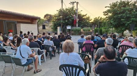 Imagen Participación, risas y expectación en el espectáculo circense de la...