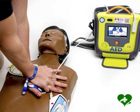 Curso formativo para el uso de desfibrilador en Ilche