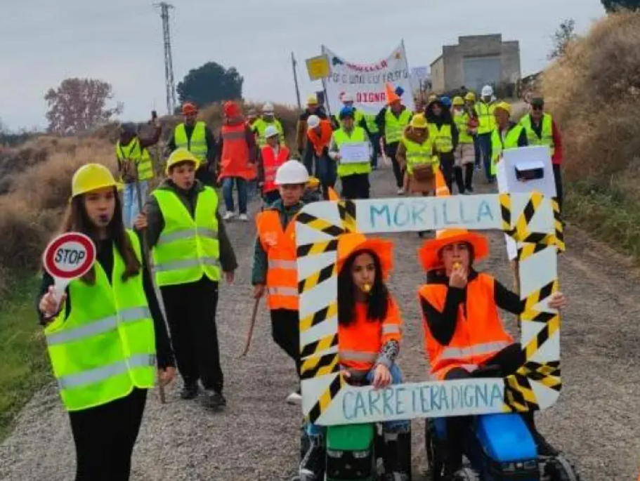 Imagen Morilla reivindica en sus Fiestas de San Andrés una carretera digna